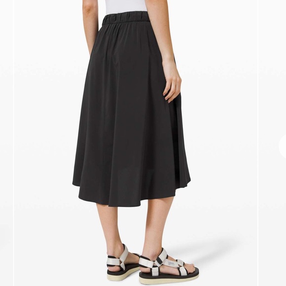 Lululemon Time to Flounce skirt sz 8 EUC - Picture 5 of 12